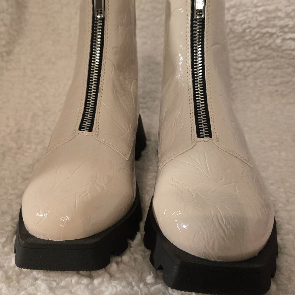 Katy Perry Shoes - Womens 6.5M - The Daarling Combat Boot CHALK - BNIB